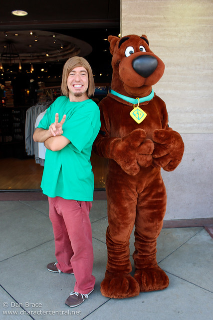 Meeting Shaggy and Scooby