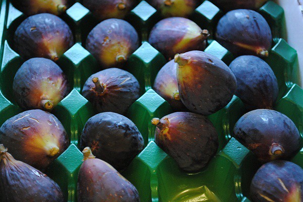 figs in mediterranean store
