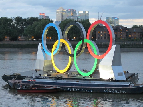 The Olympic rings and Canary Wharf