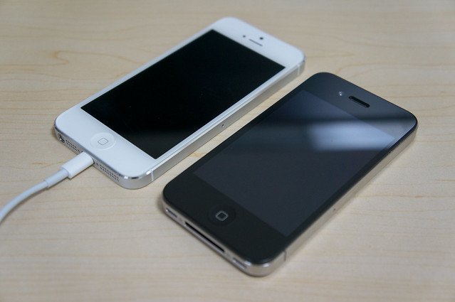 iPhone 5 White, iPhone 4 Black