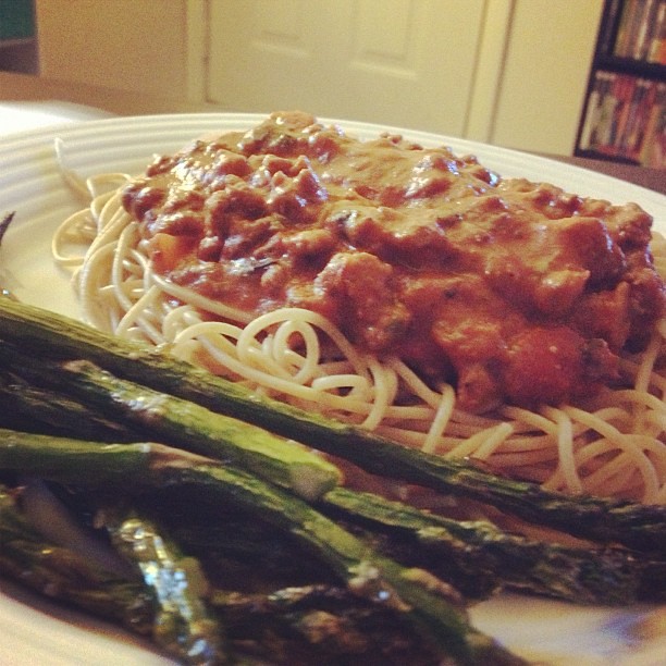 Spaghetti and roasted asparagus. Such a delicious dinner!