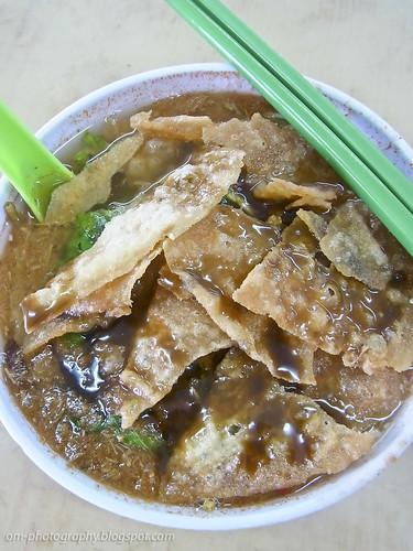 asam laksa with prawn fritter and shrimp paste R0018742 copy