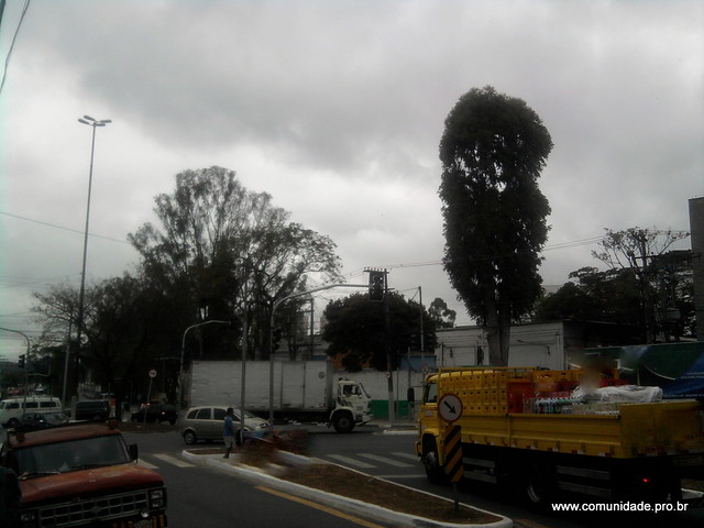 Semaforos desligados na travessia para o CEU Jaguaré