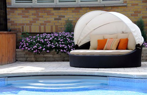 resin wicker outdoor daybed with canopy