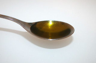 11 - Zutat Olivenöl / Ingredient olive oil