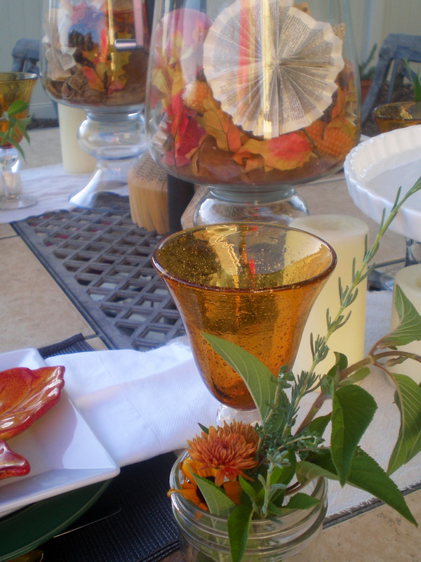 outdoor fall Tablescapes in backyard