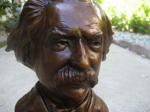 "Twain-y" Close-up