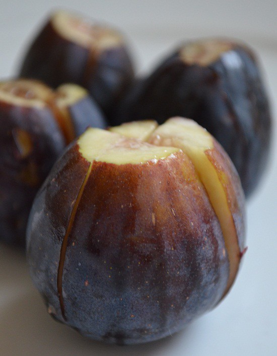 cut the figs