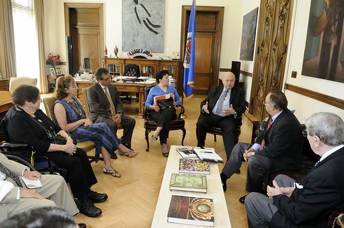 Secretary General Meets with Directors of the OAS Association of Retirees