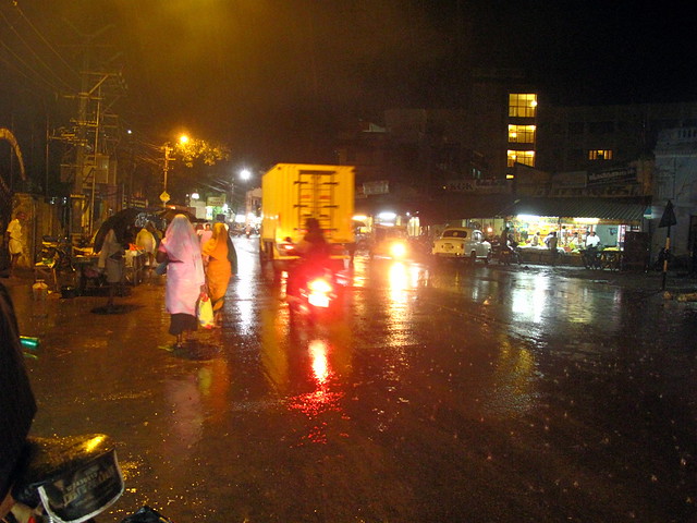 Kumbakonam by night and in the rain