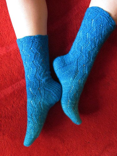 Blue Gradation Overload Waving Lace Socks