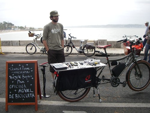 Bicycle Repair Man @ Marginal Sem Carros