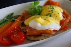 Poached eggs with smoked salmon