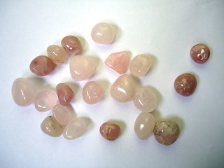 Quartz Pebbles (Rose Quartz)