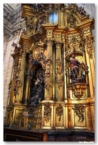 Altar lateral da Basílica Santa María del Coro by VRfoto