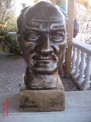 Atatürk Büyük Büst Beton