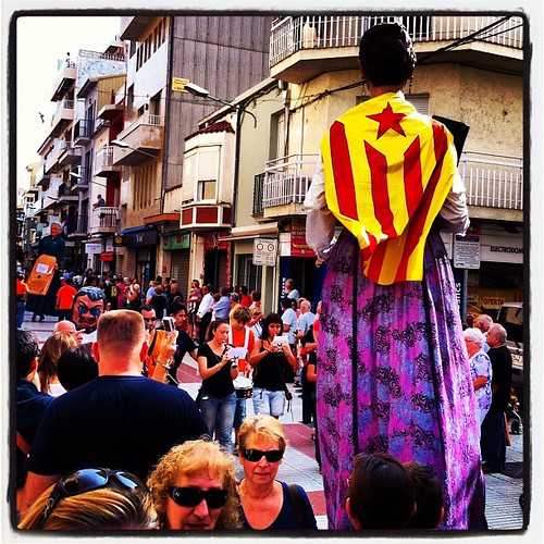 Els gegants, més explícits que mai. Geganta d'Arenys de Munt a la festa major de #Calella #Maresme #fmminerva12 #calellaesmes #igerscalella #igersmaresme #igerscatalonia #igerscatalunya #igerselperiodico