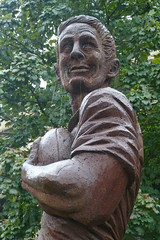 Dewsbury Statue (He)