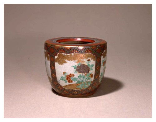 016-Recipiente esmaltado-periodo Edo-artista Hitokiyo Nonomura-Cortesía del Tokyo National Museum