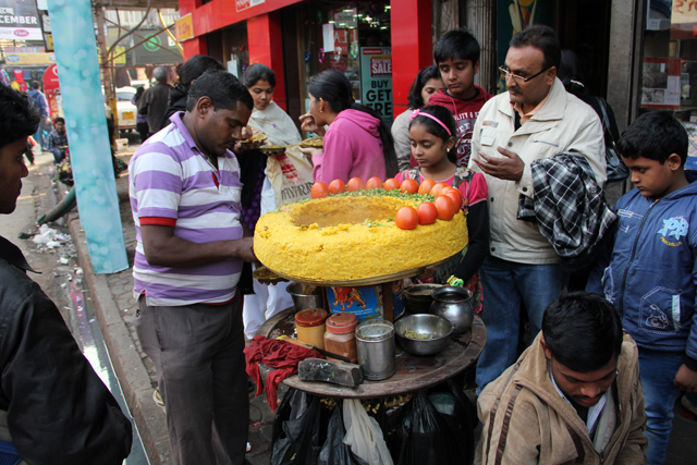 Ghugni chaat vendor in Kolkata, India