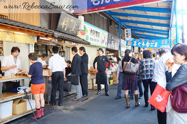 Japan day 1 - tsujiki market - rebecca saw (1)