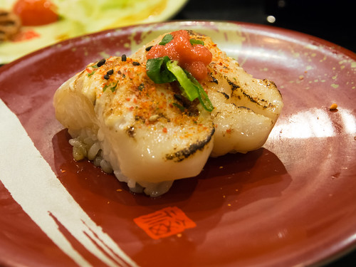 Flame-torched scallops with spicy roe at Sushi Hotaru