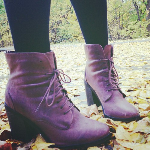 Perfect day for my @Shoemint boots. Loving these this season.