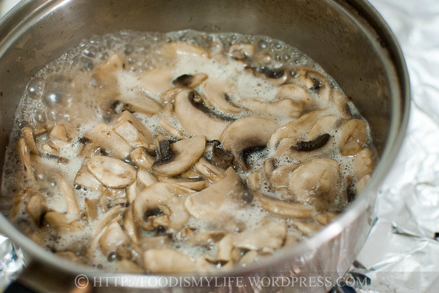 15-Minute Creamy Mushroom Sauce for Steaks