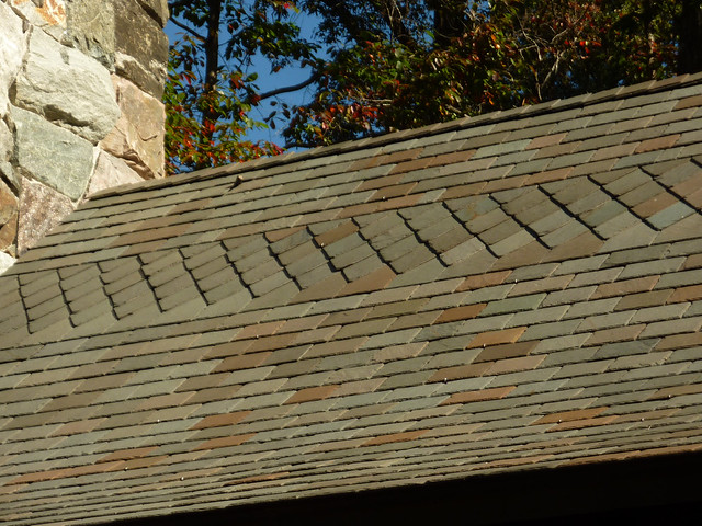P1120930-2012-10-17-Barbara-Johnson-Prickett-Chapel-Westminster-School-Atlanta-slate-roof-detail