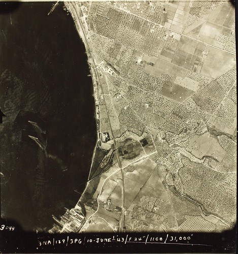 Reconnaissance Photo Aerial View Taranto, Italy