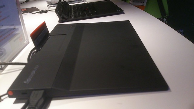 ThinkVision LT1423p kick stand (by Andreas Agotthelf)