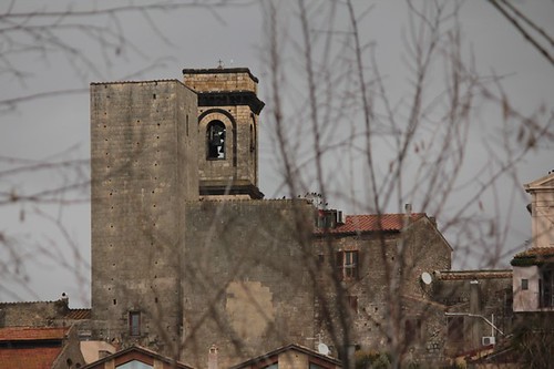 Tarquinia: chiesa in lontananza