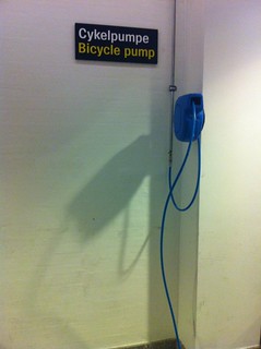 Copenhagen airport bike pump