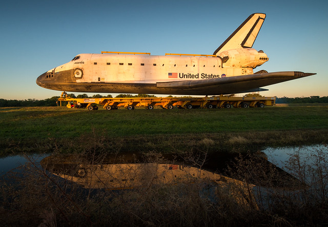 Space Shuttle Atlantis Move (201211020001HQ)