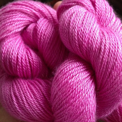 So what should I make with 50g of the most delicious @fyberspates ethereal cashmere/silk 4ply ....?