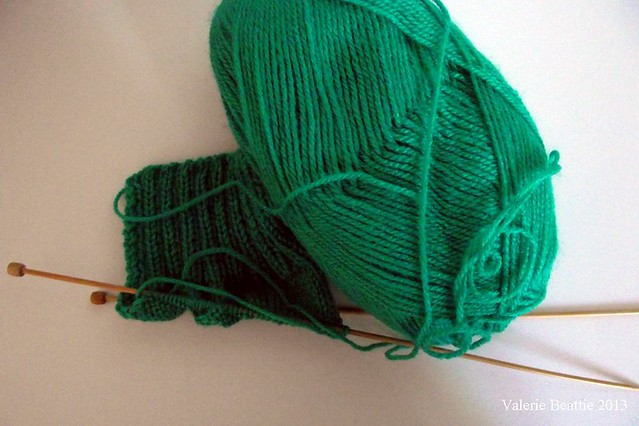 green yarn knitting pattern mittens