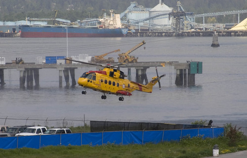 Rescue_912_CH-149_Cormorant_Helicopter_Lands_in_Vancouver