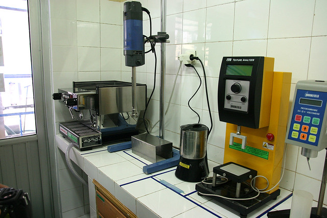 As coffee chains make up an important part of their clientele, Greenfields has full coffee-making facilities in the lab too