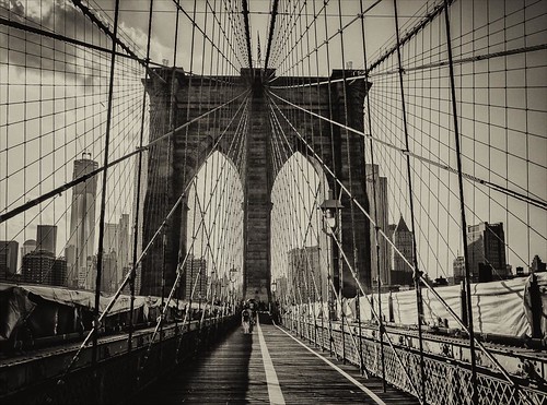walking to Manhattan by ifotog, Queen of Manhattan Street Photography