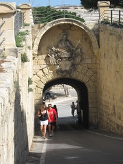 2012-04-malta-133-mdina-greek gate