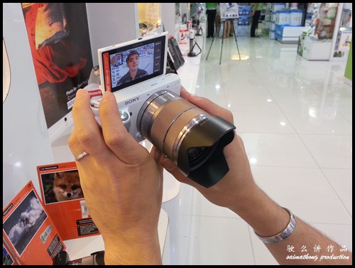 Interchangeable Lens Camera Promotion by SenQ - Sony NEX-F3K - 180° Flip LCD Screen