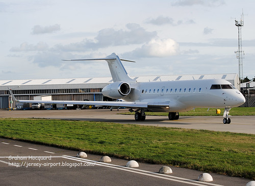 OE-INL Bombardier Global Exprees 5000 by Jersey Airport Photography