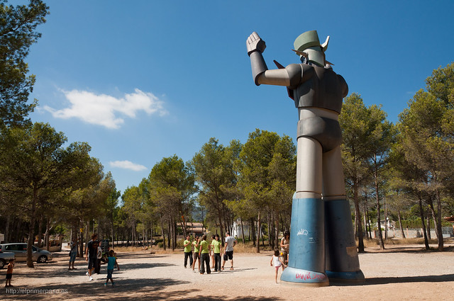 Tarragona - Estatua de Mazinger Z
