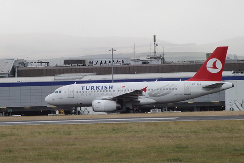 Turkish Airlines Airbus A319 TC-JLN Edinburgh Airport