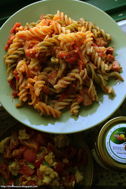 Fusilli with Cherry Tomatoes and Ham