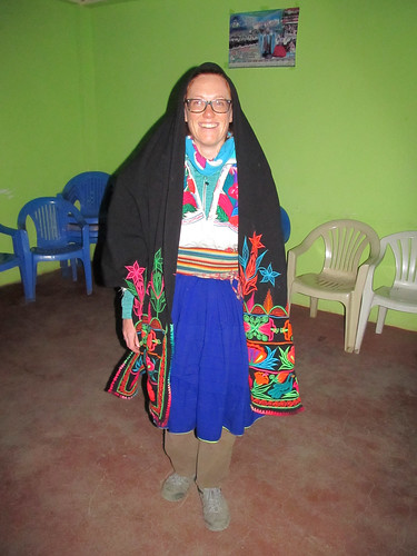 Lac Titicaca: dans la salle communale, prêts pour danser... ;)