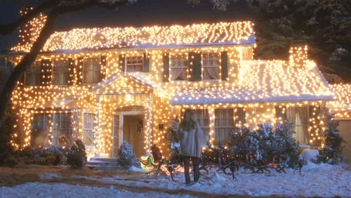 Christmas-Vacation-house-lit-up-511x288