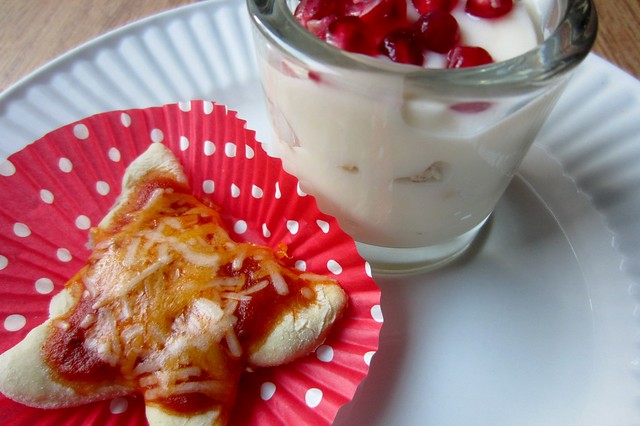 muffin tin monday: christmas tree and yogurt parfaits