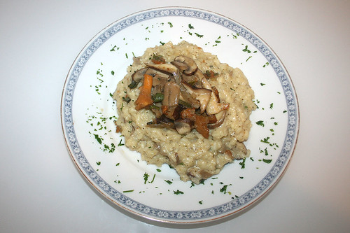 40 - Pilz-Risotto mit Salbei / Mushroom risotto with sage - Serviert