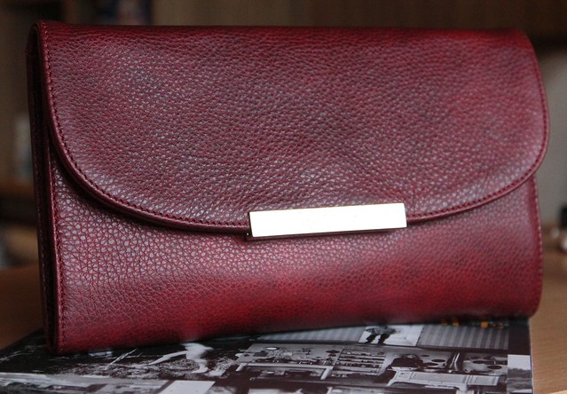 Musette leather oversized wallet